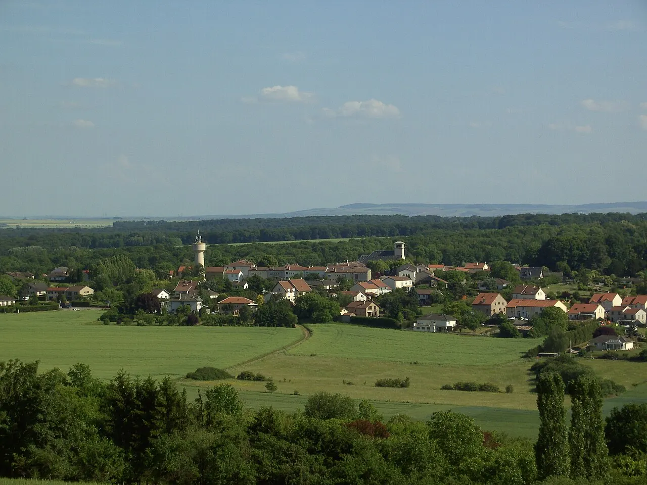 Vue du village Féy depuis la côte de Sommy