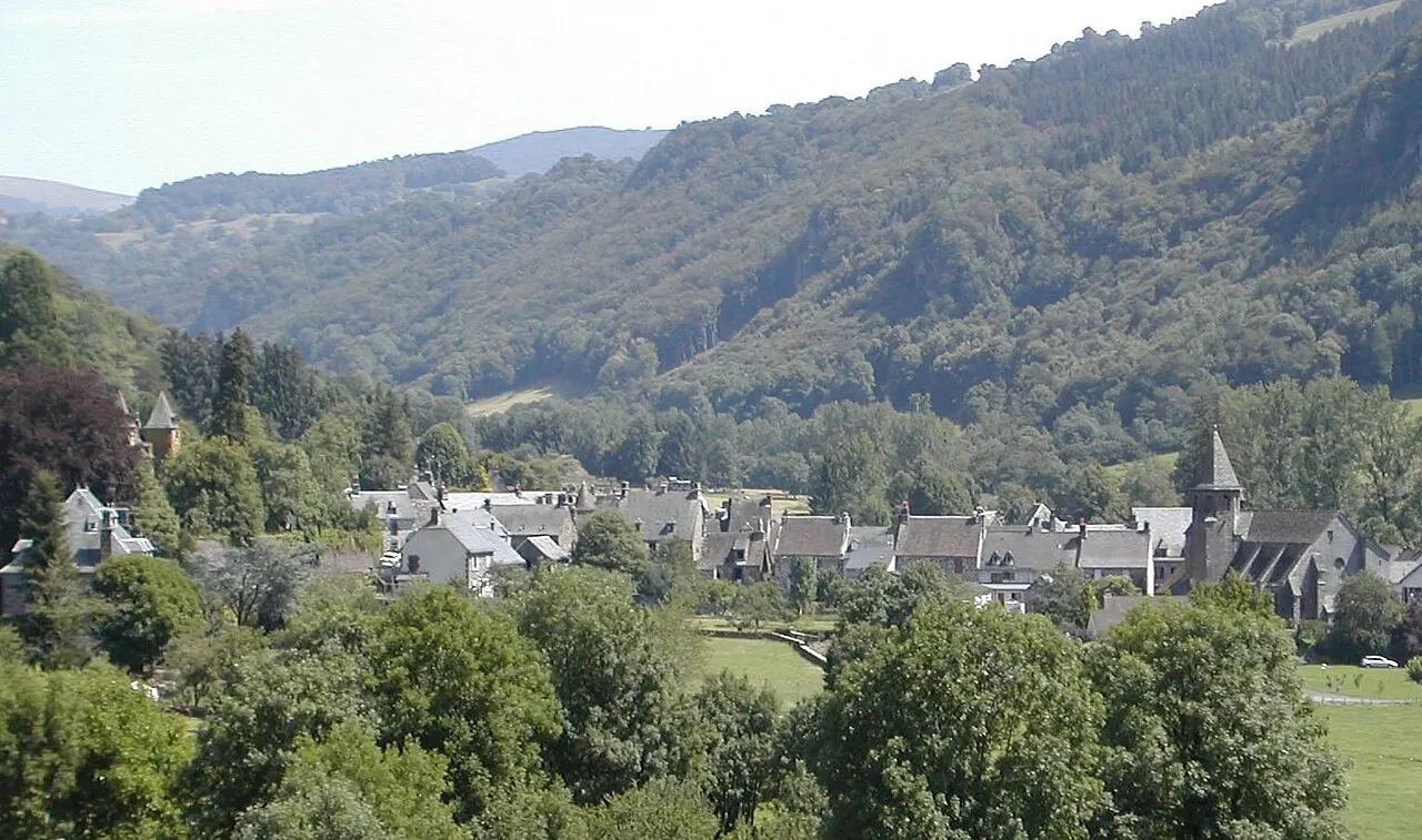 Le village de Fontanges, vue générale (Cantal, France)