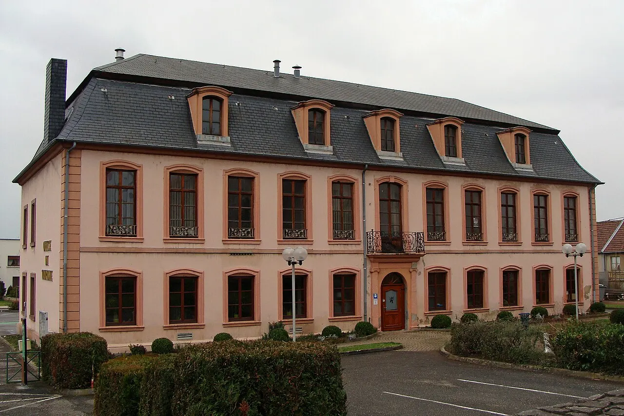 Château Barrabino de Forbach construit en 1716 pour Henning, baron de Stralenheim, résidence de la comtesse Marianne Camasse de Forbach.