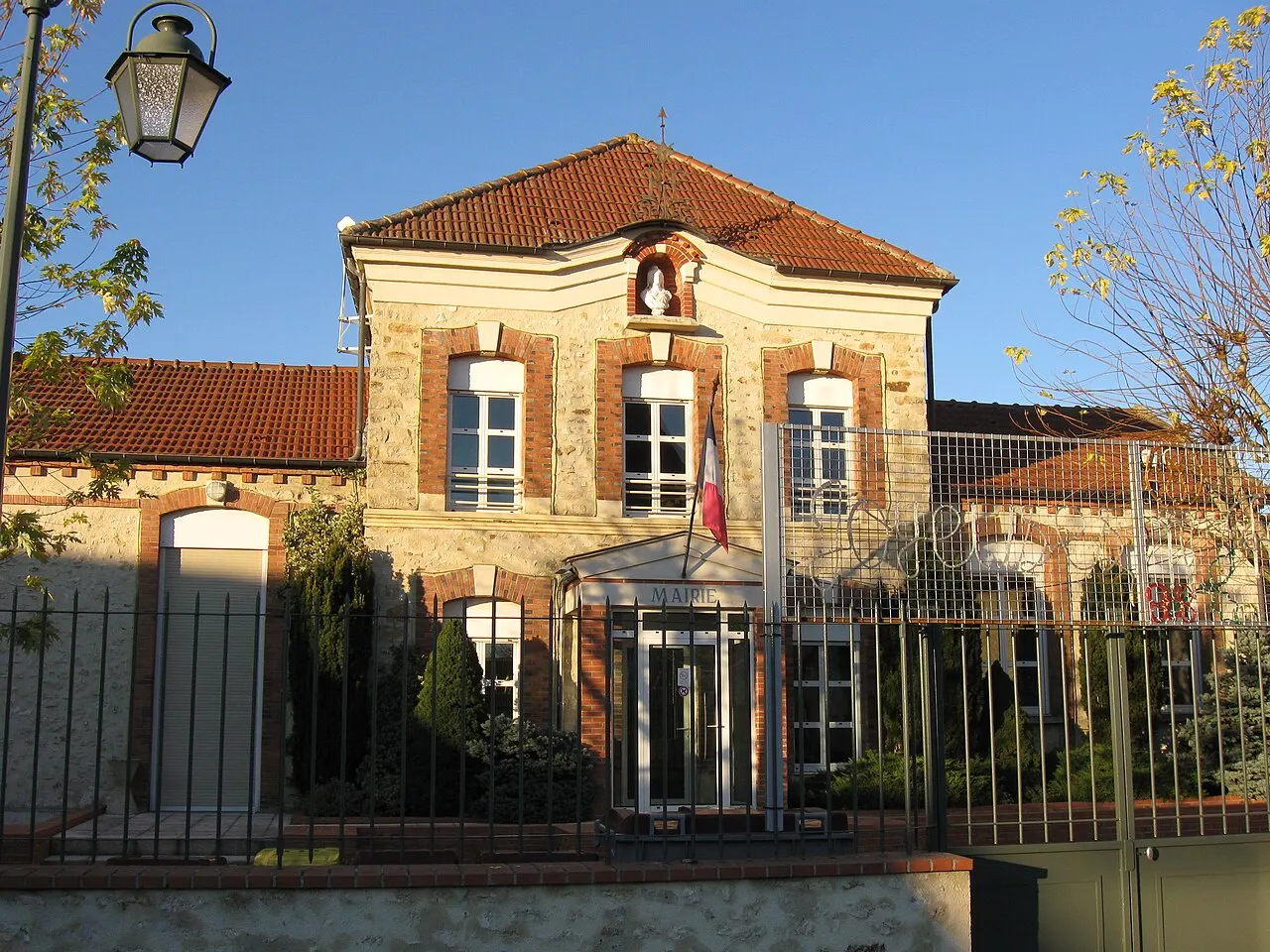 Mairie de Forges. (département de la Seine-et-Marne, région Île-de-France).