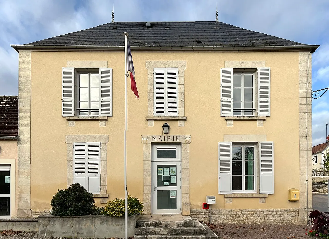 Mairie de Fresnes dans l'Yonne.