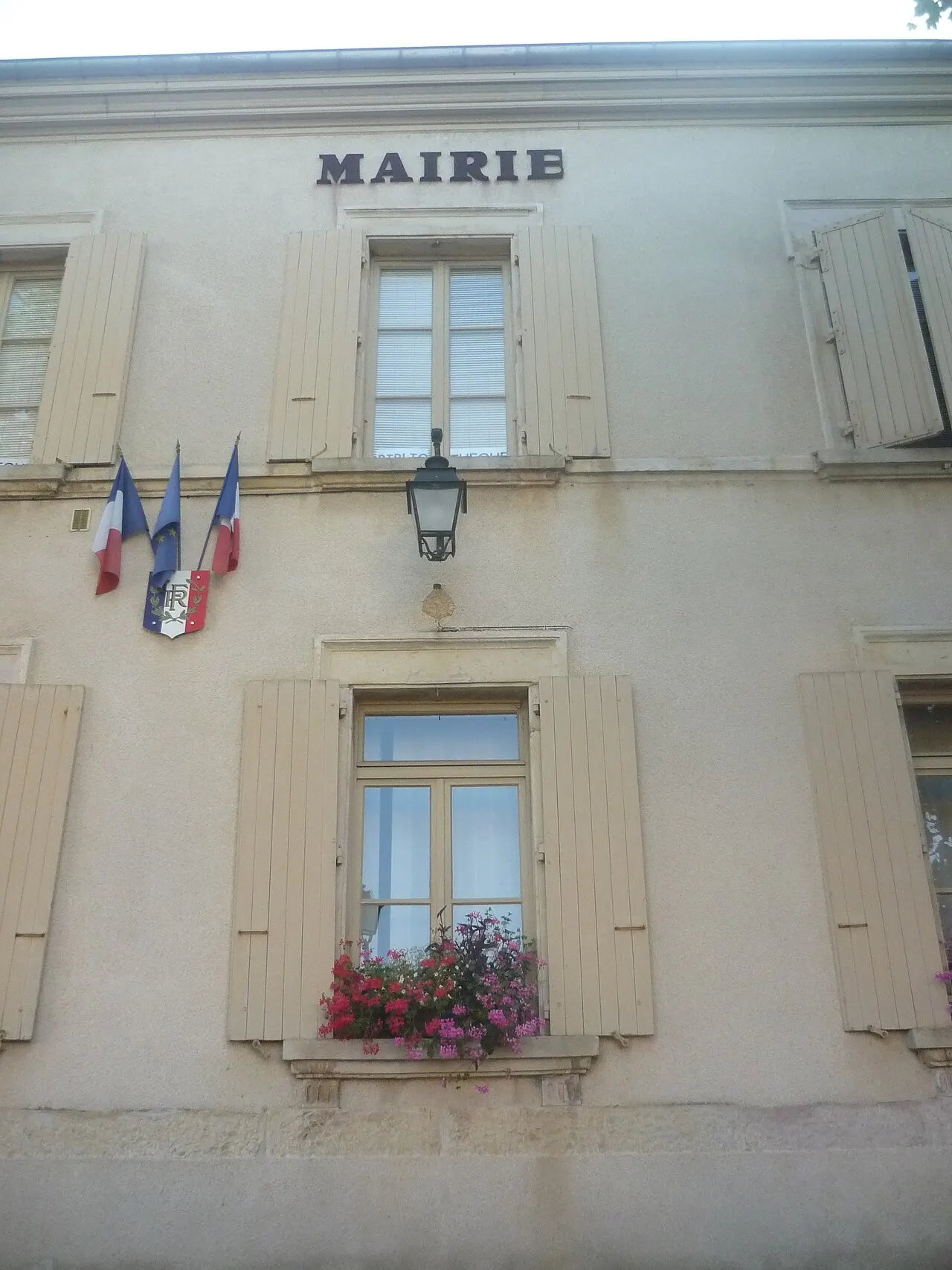 Mairie de Frontonas, dans l'Isère
