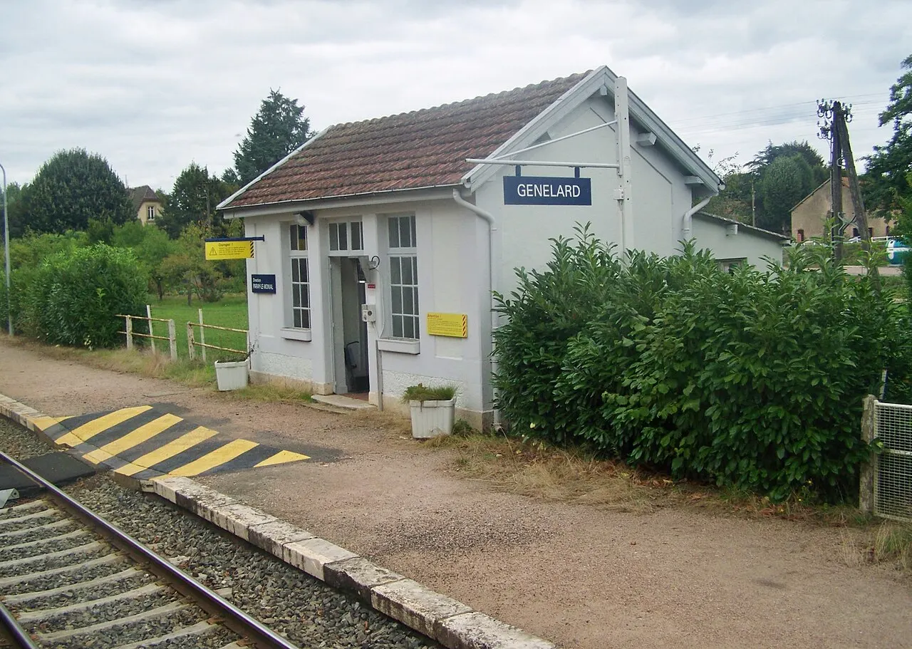 Vue d'une partie de la gare deGénelard, en Saône-et-Loire.