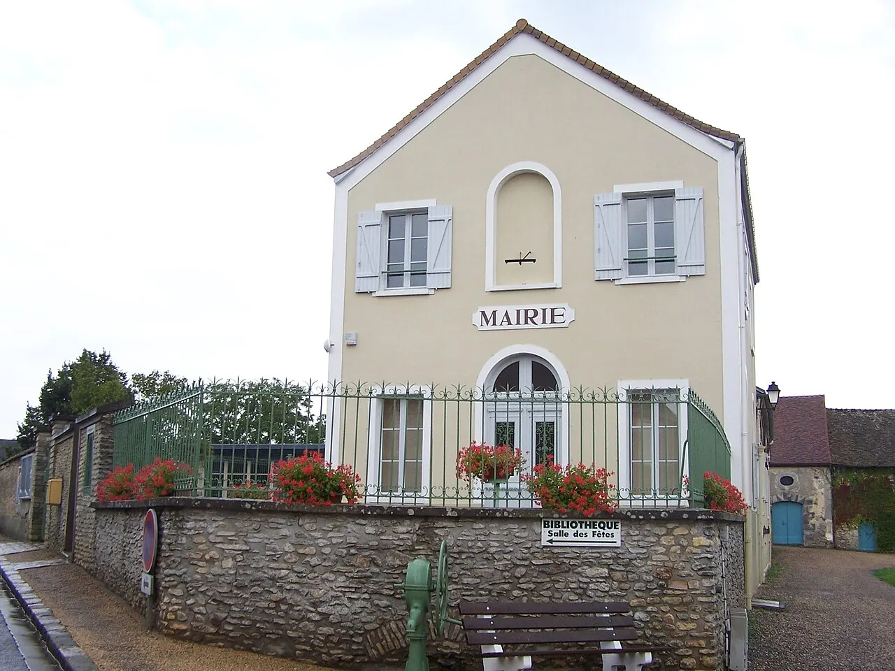 Mairie de Gressey (Yvelines, France)