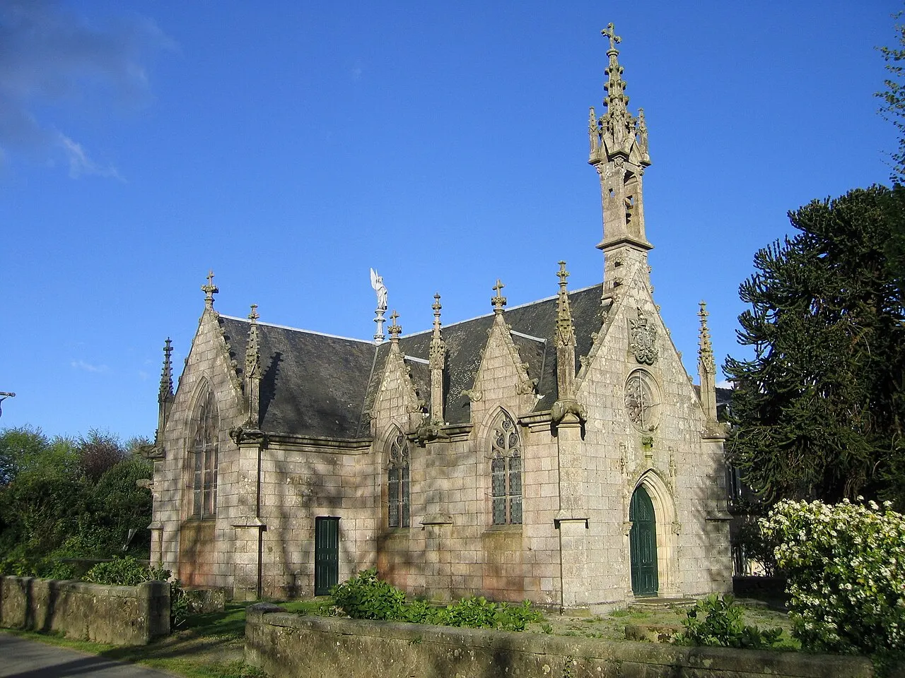 La chapelle Saint-Jacques sur la commune de Guiclan dans le Finistère - France