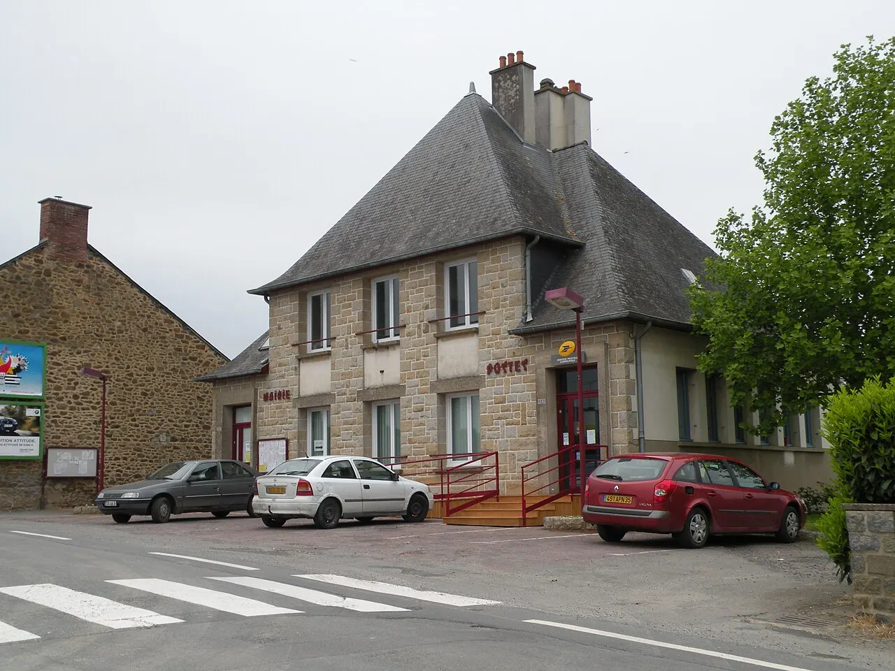 Mairie-poste de Guipel.