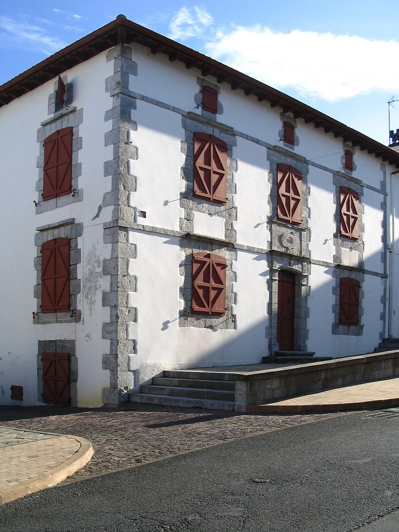 Maison du XVIIIe siècle - Hasparren - Pyrénées Atlantiques Auteur/author: P.Charpiat - 2006