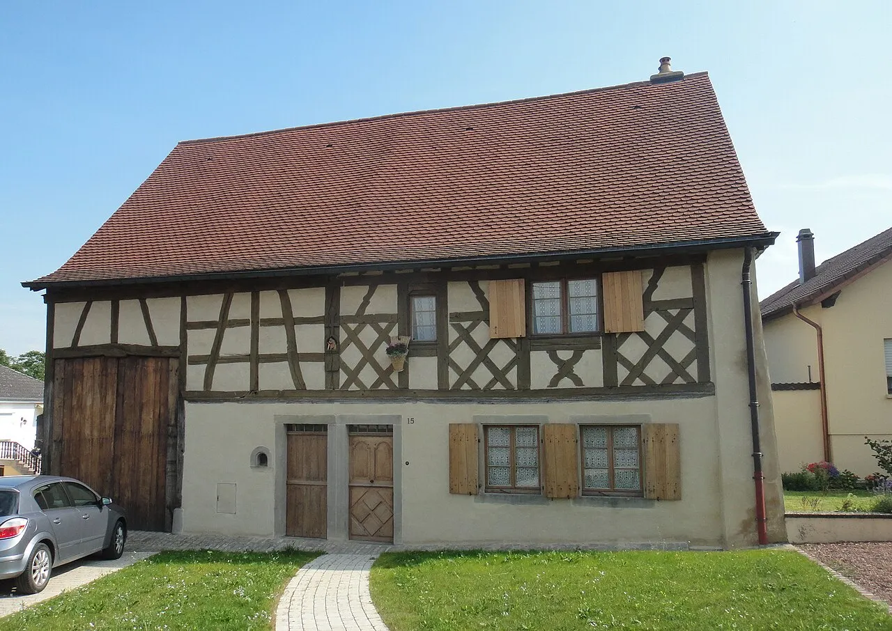 La maison Bonert à Hellimer en Lorraine. Maison en pans de bois édifiée en 1716