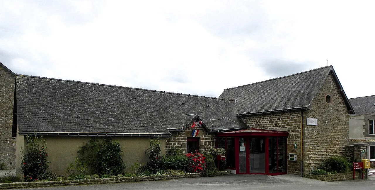 Mairie de Hercé (53).
