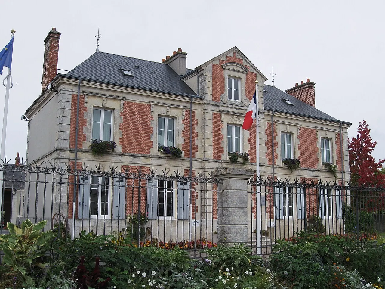 Mairie, Ingré, Loiret, France
