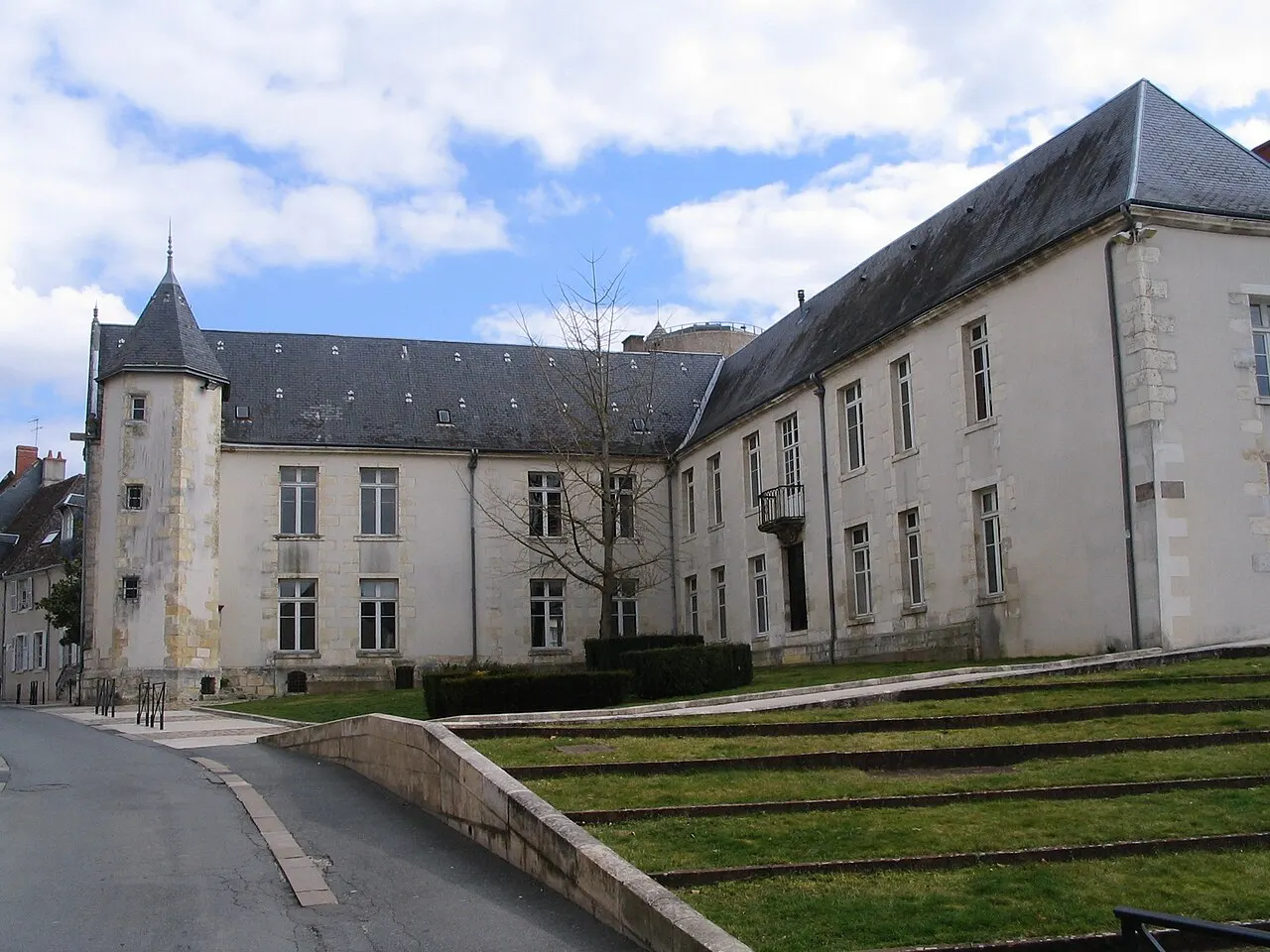 L'Hôtel de Ville d'Issoudun, Indre, France.