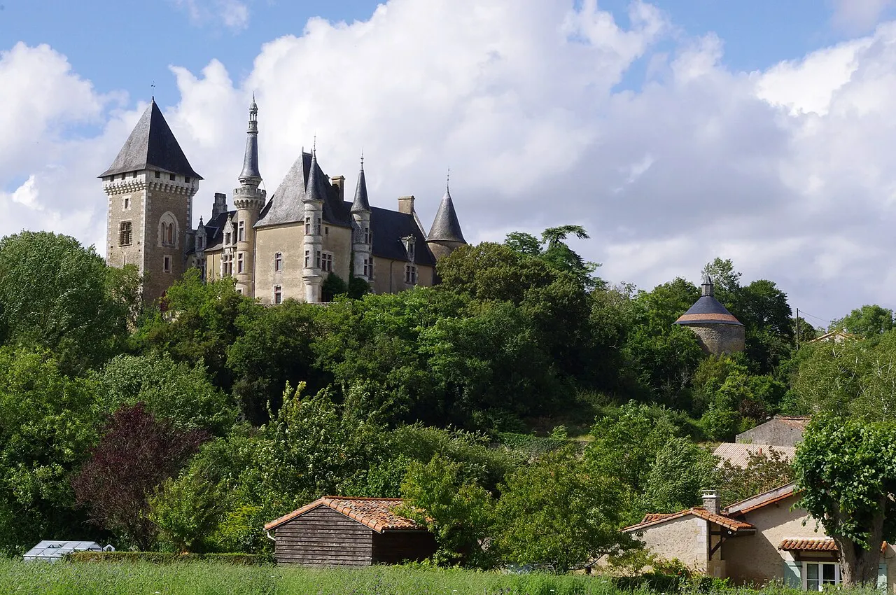 Le château d'Aigne, à côté d'Iteuil, Vienne, France