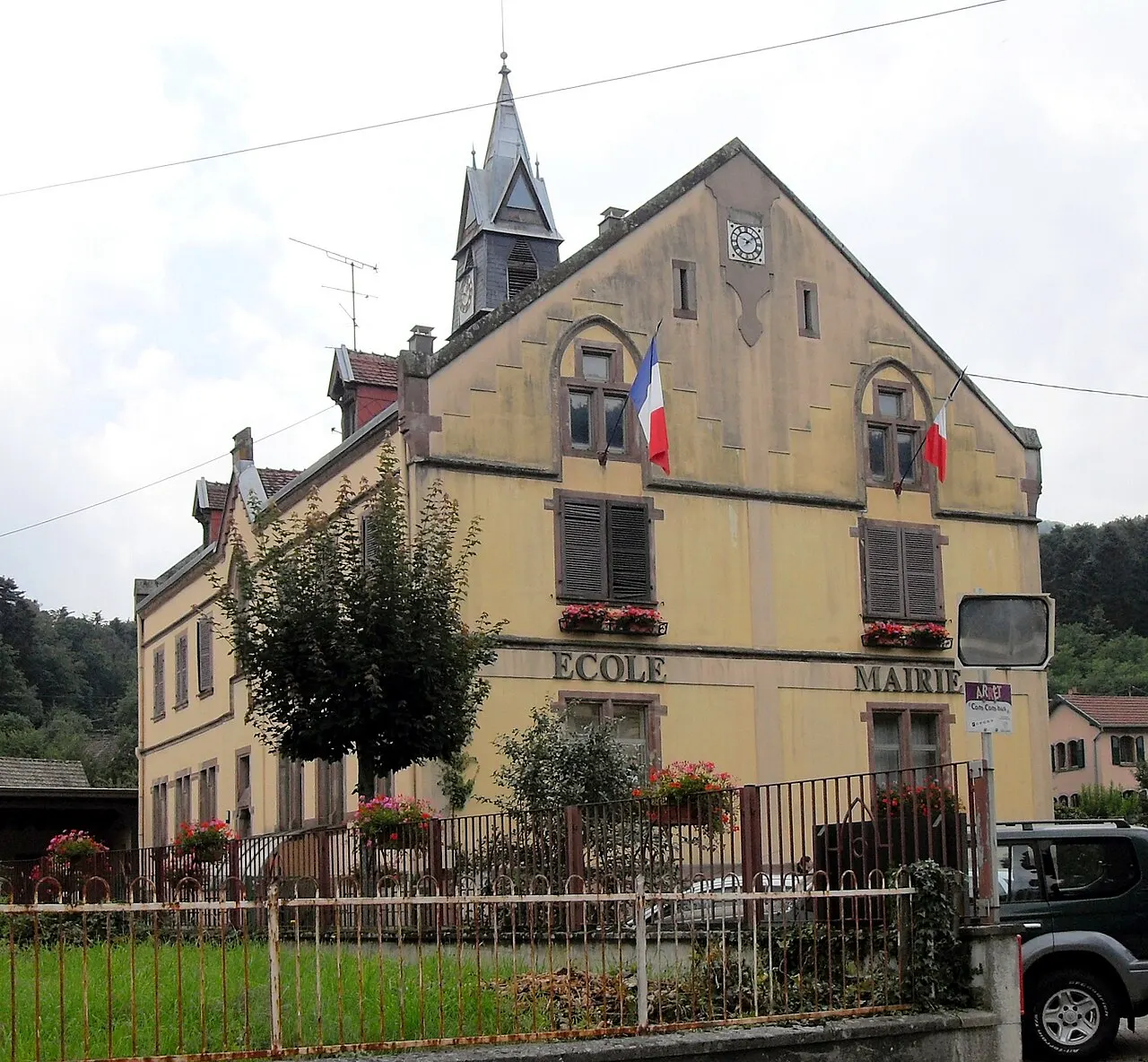 L'école et la mairie de Jungholtz