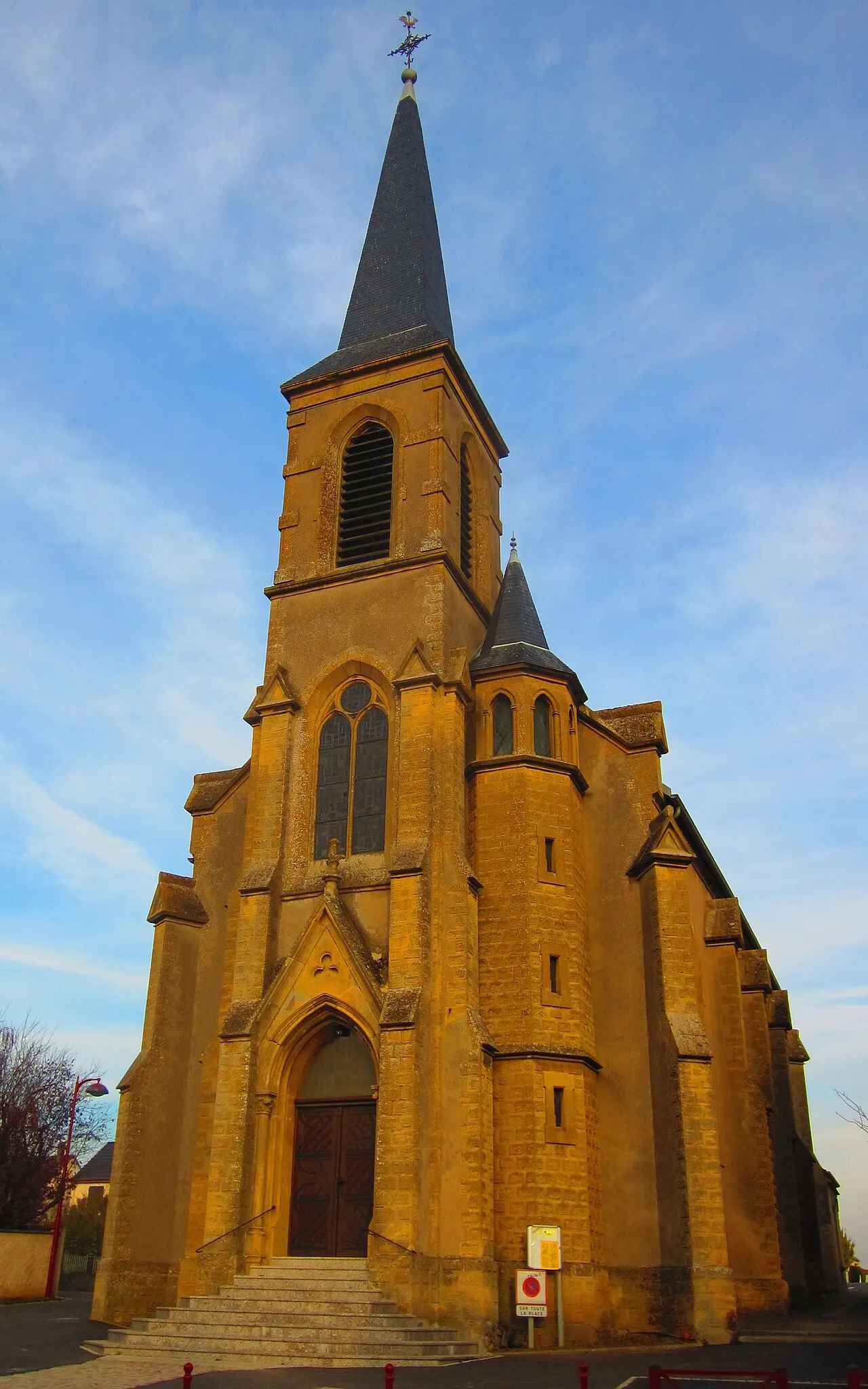 DescriptionEglise Kuntzig.JPG eglise Kuntzig Date 23 November 2011 Source mon appareil photo Author Aimelaime Permission (Reusing this…
