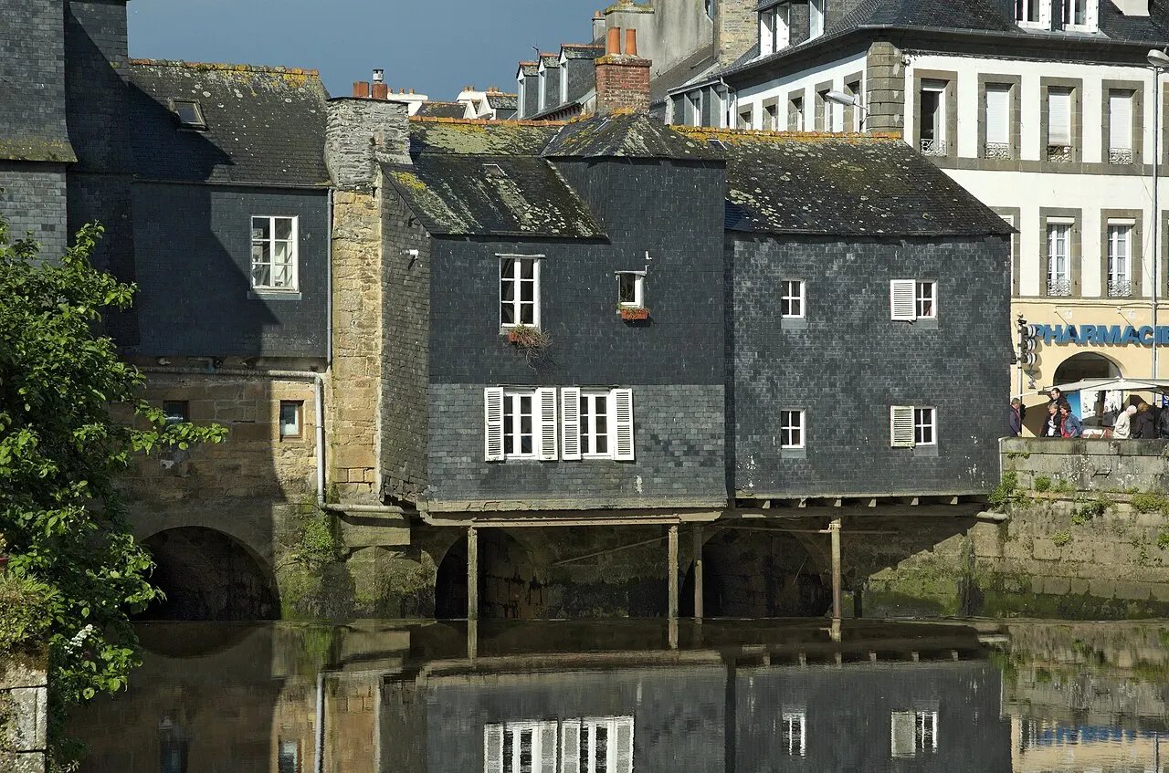 Pont de Rohan, the upstream side. Landerneau, Finistère, Bretagne, France
