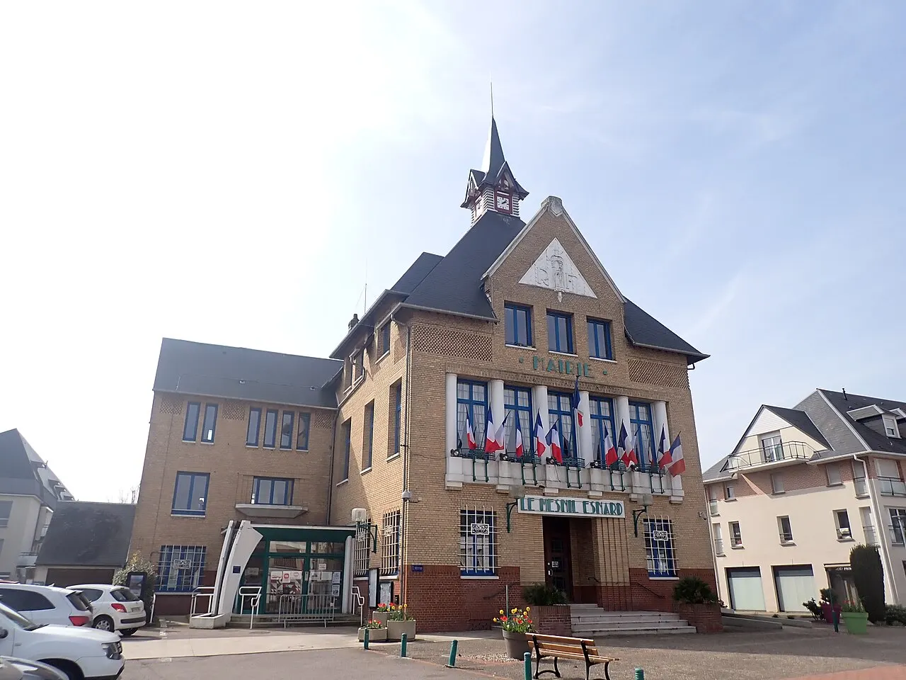 Le Mesnil-Esnard, Hôtel de Ville