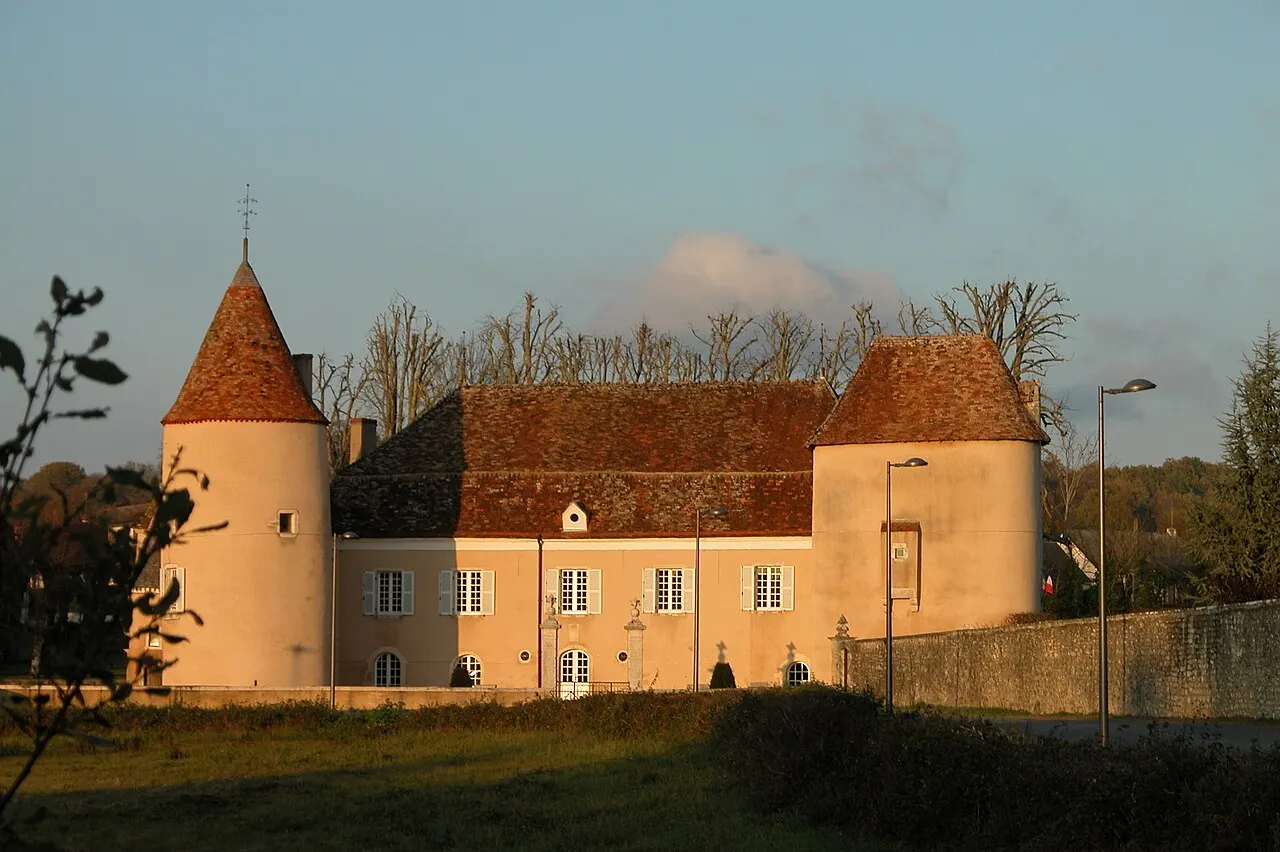 Vue générale du Château du Courbat - Mairie du Pêchereau (Indre)