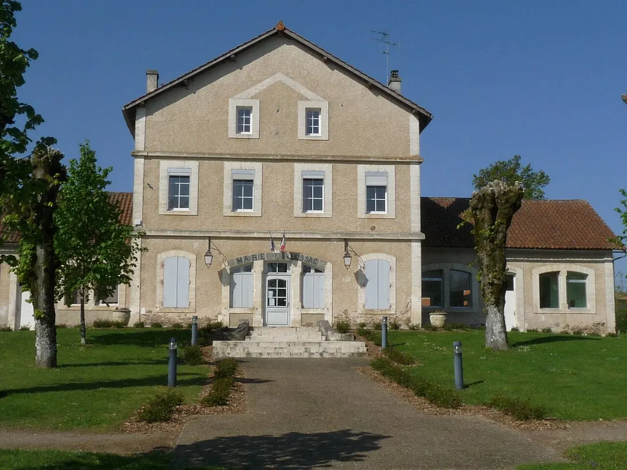 Mairie-école de Lessac, Charente, France
