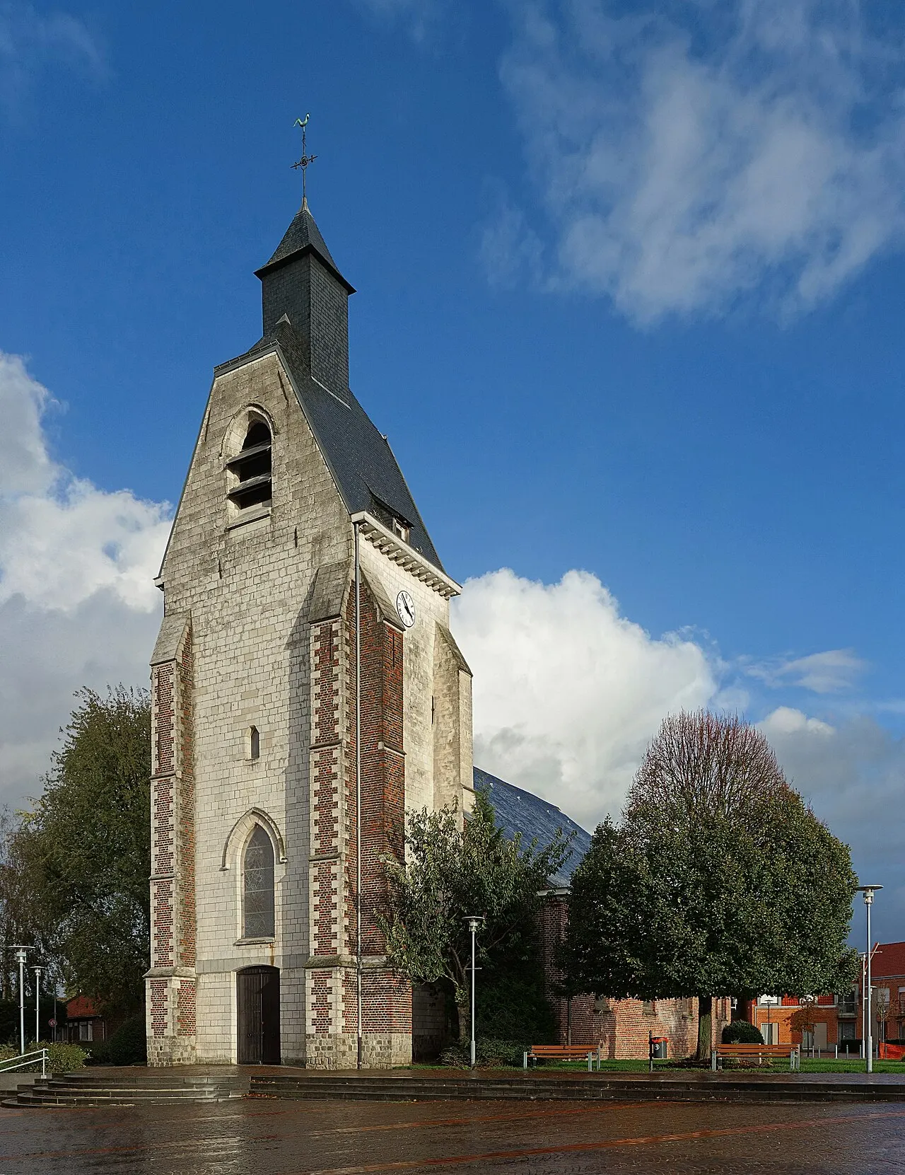 L'église saint Eloi de Lezennes (Nord).