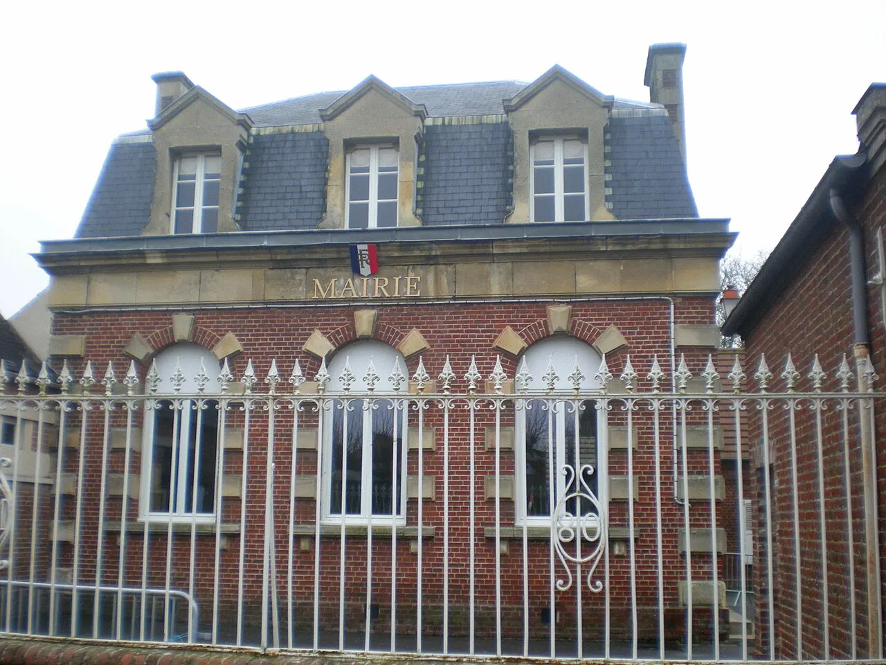La mairie de Litz (Oise).