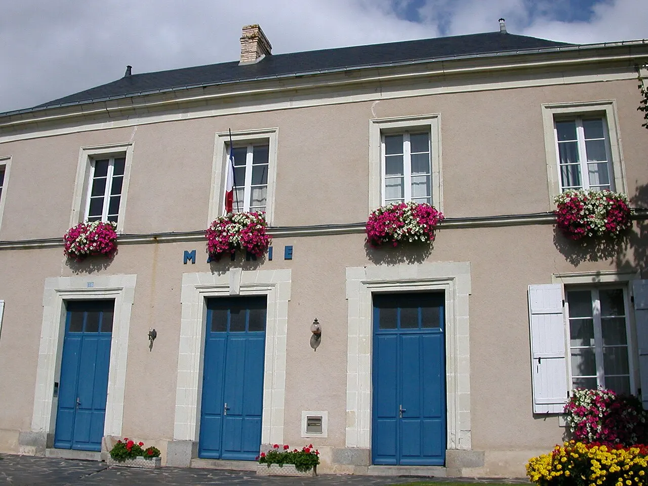 Mairie de Loiré (Maine-et-Loire, France).