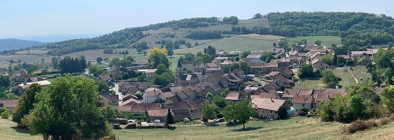 Vue de Lompnas depuis la route d'Ordonnaz, Lompnas.