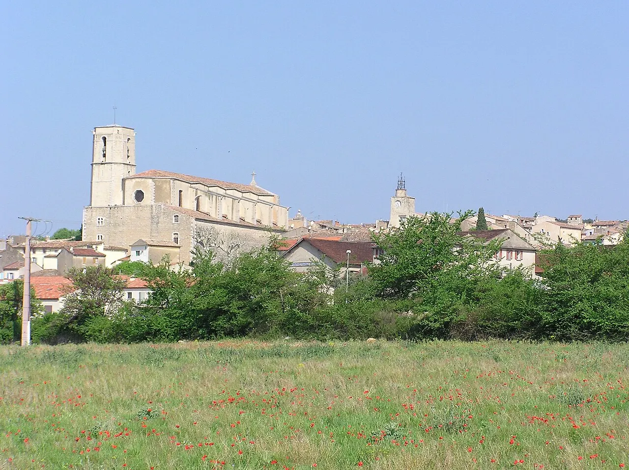 Vue du village de Lorgues (83)
