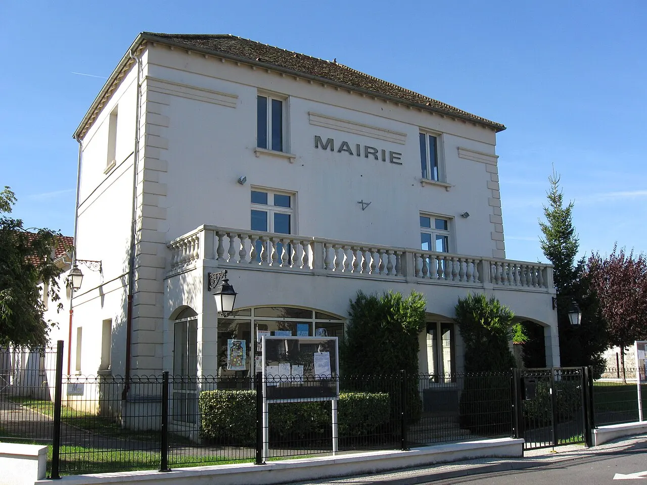 Mairie de Luzancy. (département de la Seine et Marne, région Île-de-France).