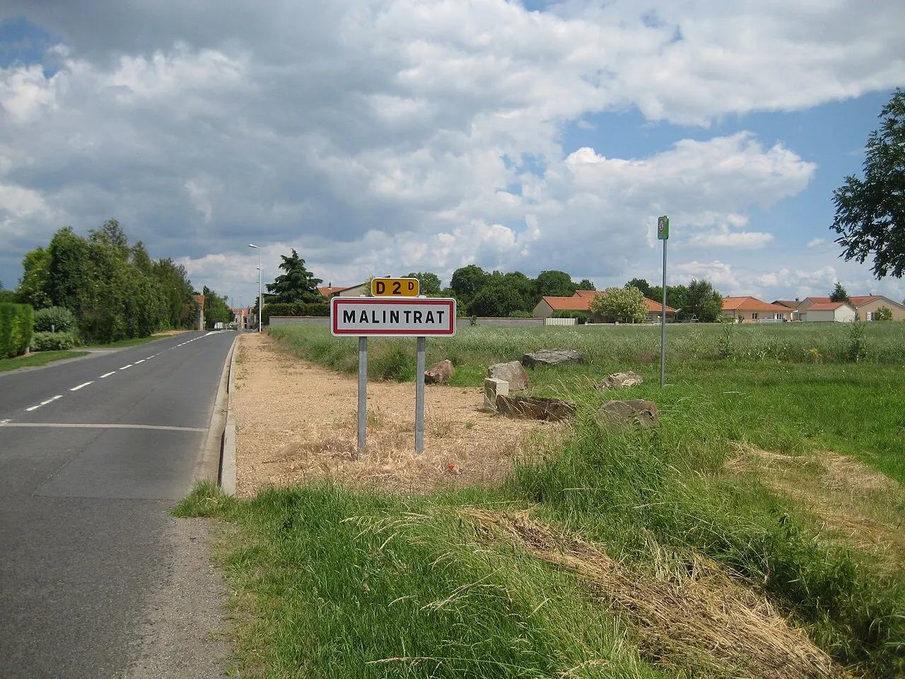 Entrée du village de Malintrat, par la route de Malintrat