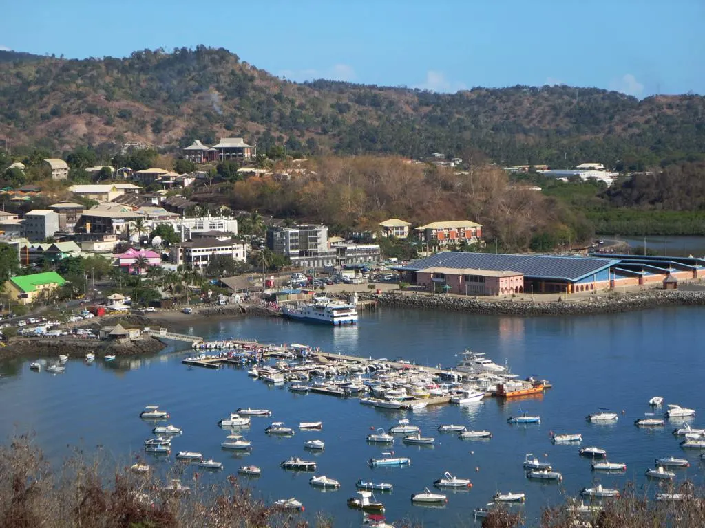 Mamoudzou sur l'île de Grande-Terre est la préfecture et plus grande ville de Mayotte, territoire d'outre-mer français depuis 1841 devenu…