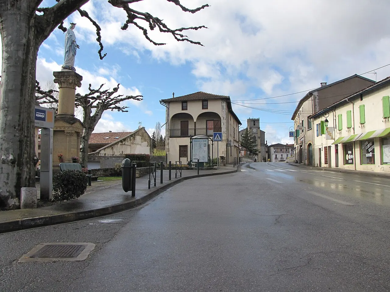 Avenue du Couserans à Mane (Haute-Garonne, France)