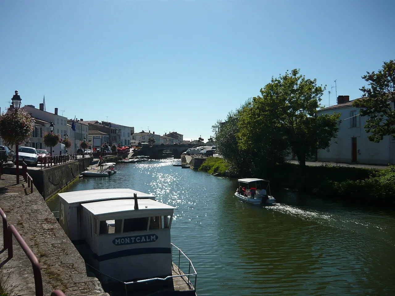 Mini-croisière sur la Sèvre niortaise à Marans (Charente-Maritime)