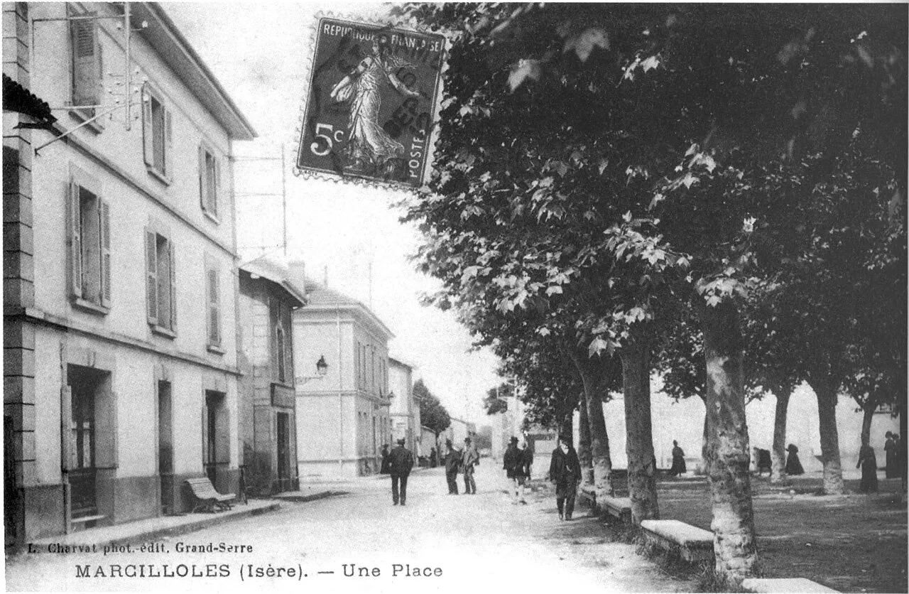 Marcilolles, une place en 1911