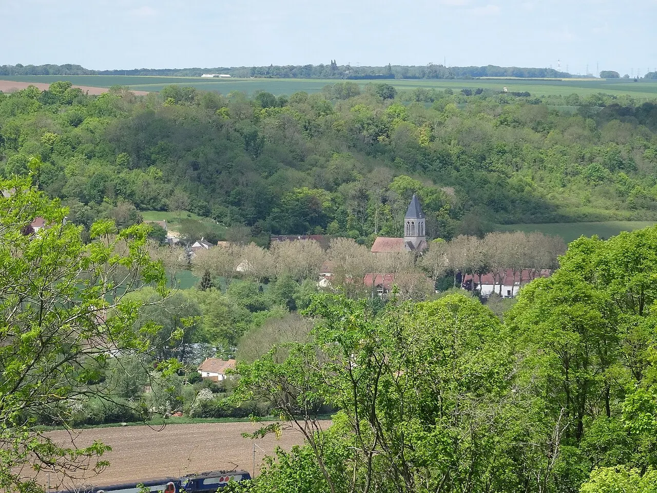 Vue de Mareil-sur-Mauldre depuis l'est. (Yvelines, région Île-de-France).