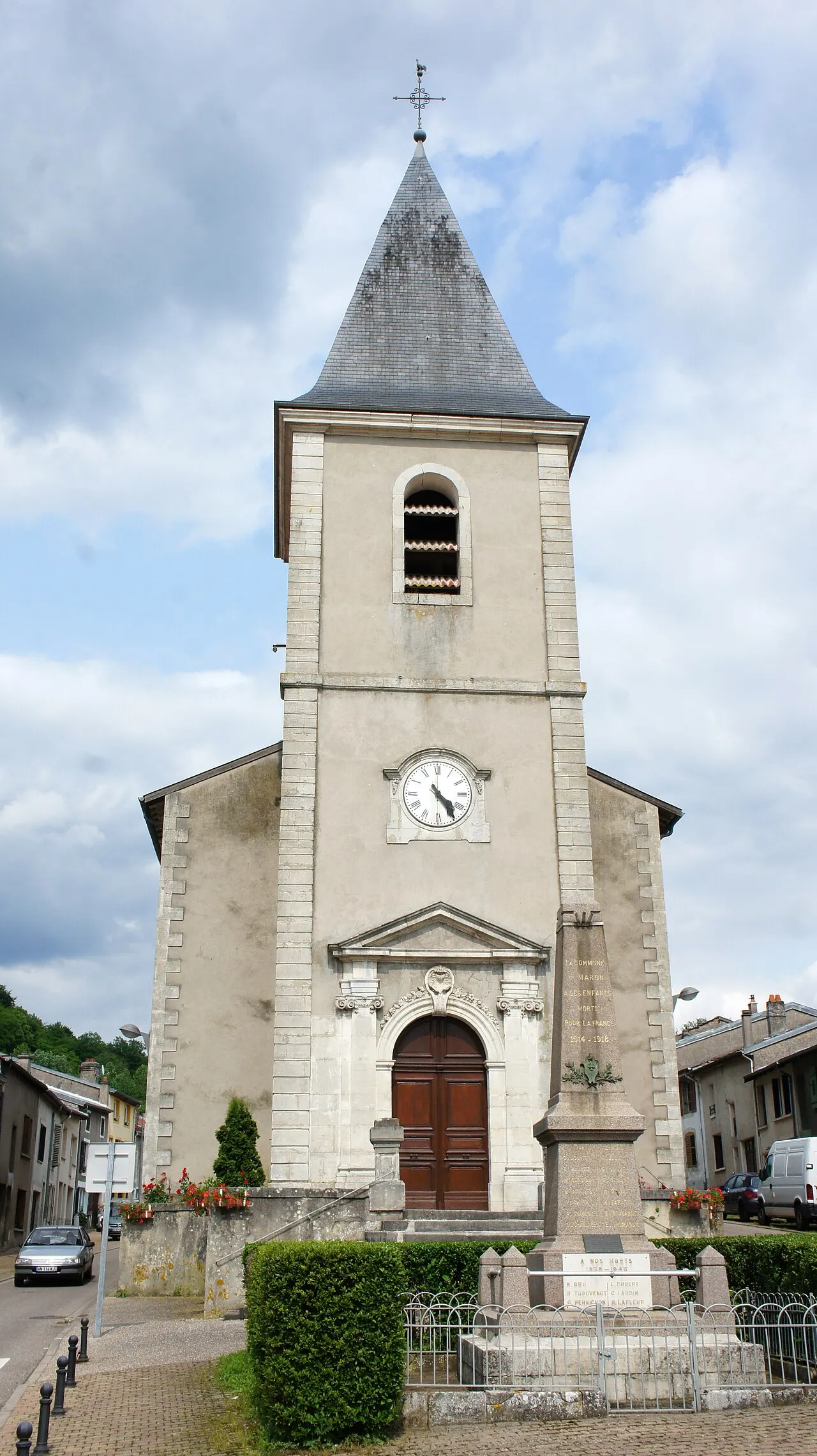 vue de l'Église monument aux morts.