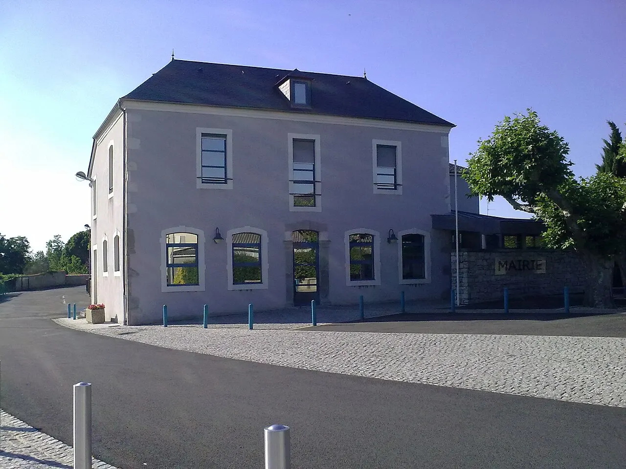 Mairie de Meillon.