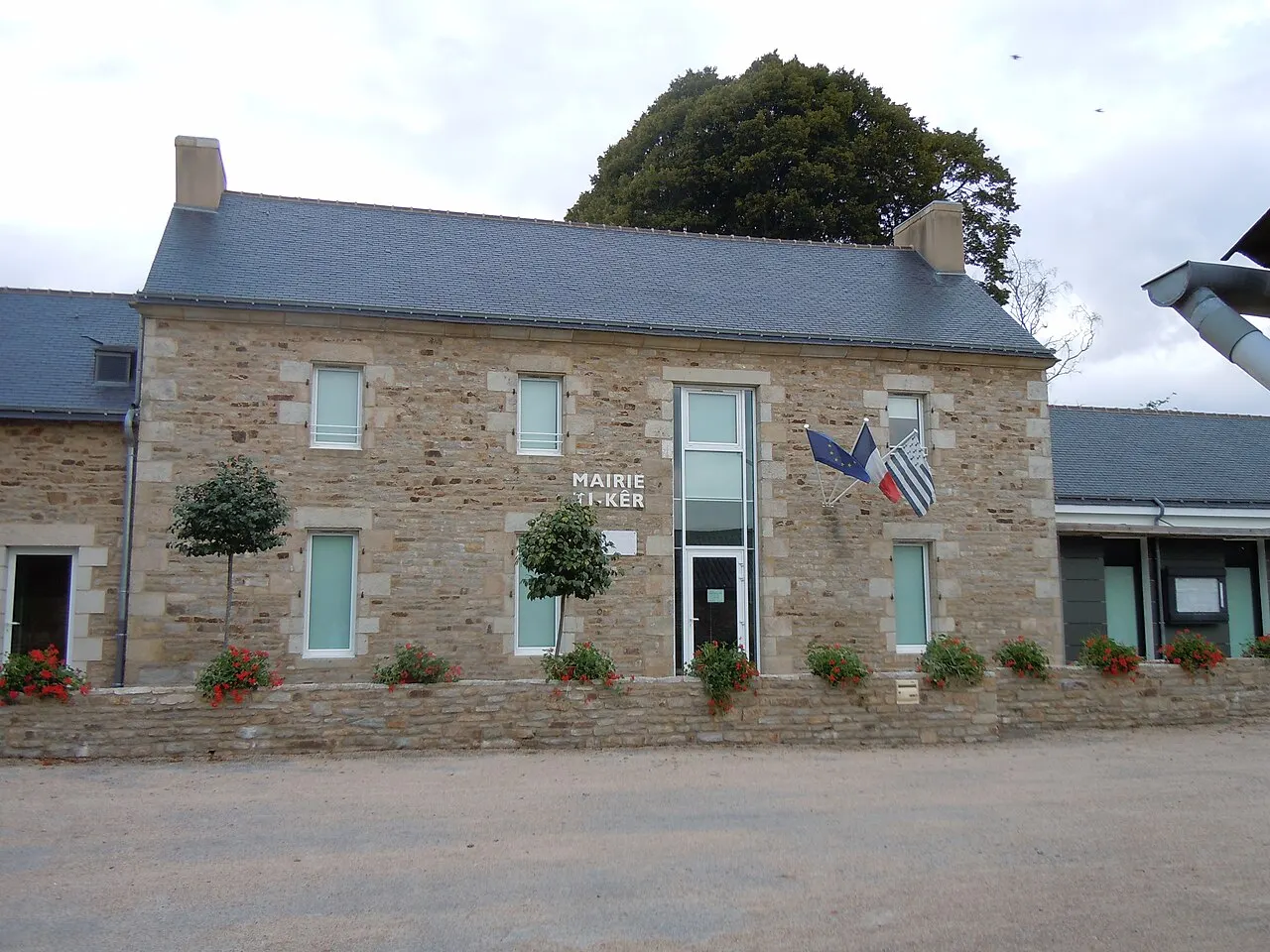mairie de Mellac, commune du département du Finistère, France