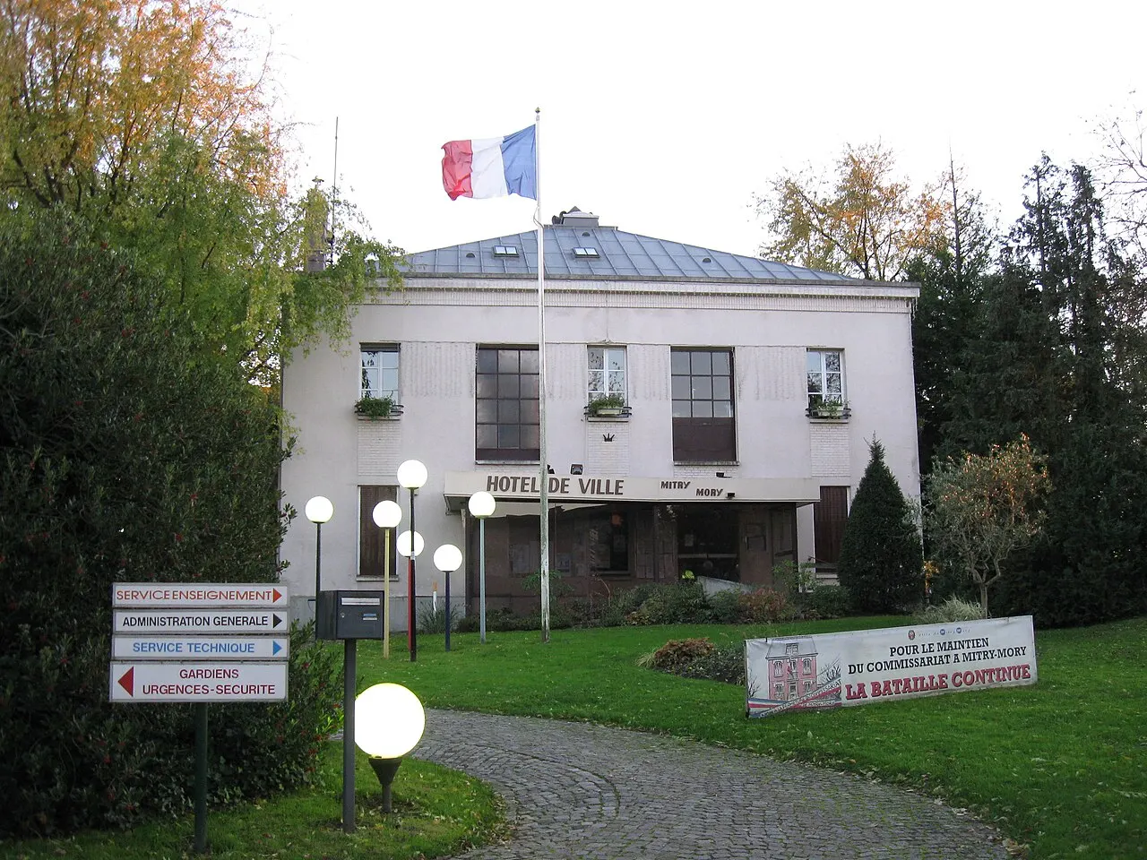 Mairie de Mitry-Mory. (département de la Seine-et-Marne, région Île-de-France).