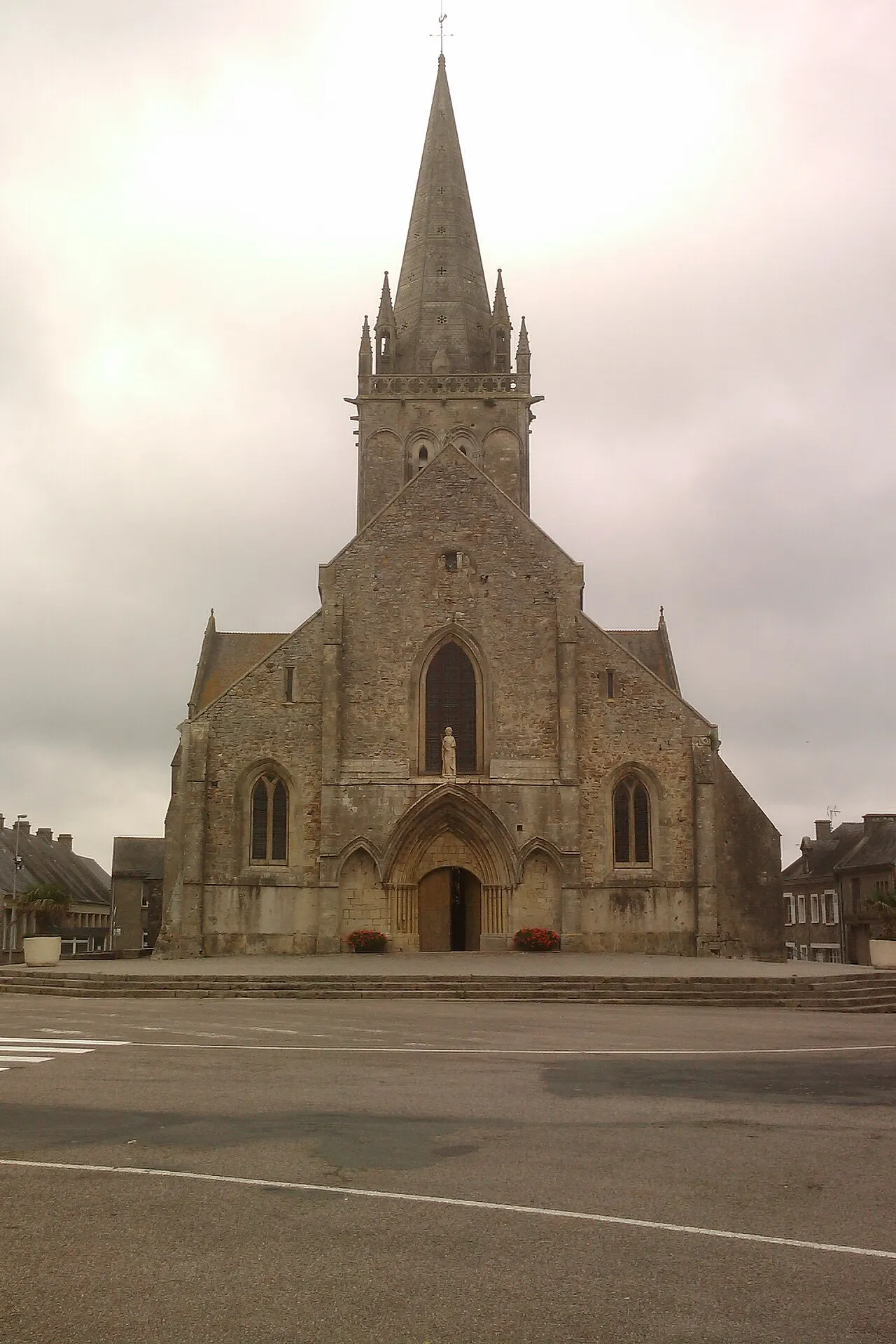 Église Saint-Jacques de fr:Montebourg