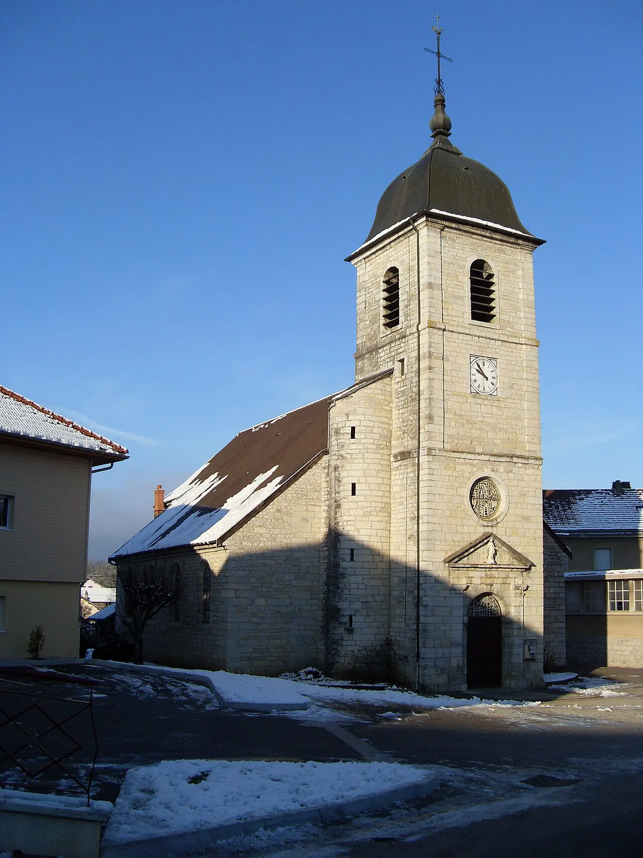 L'église du village de Mouchard (Jura)