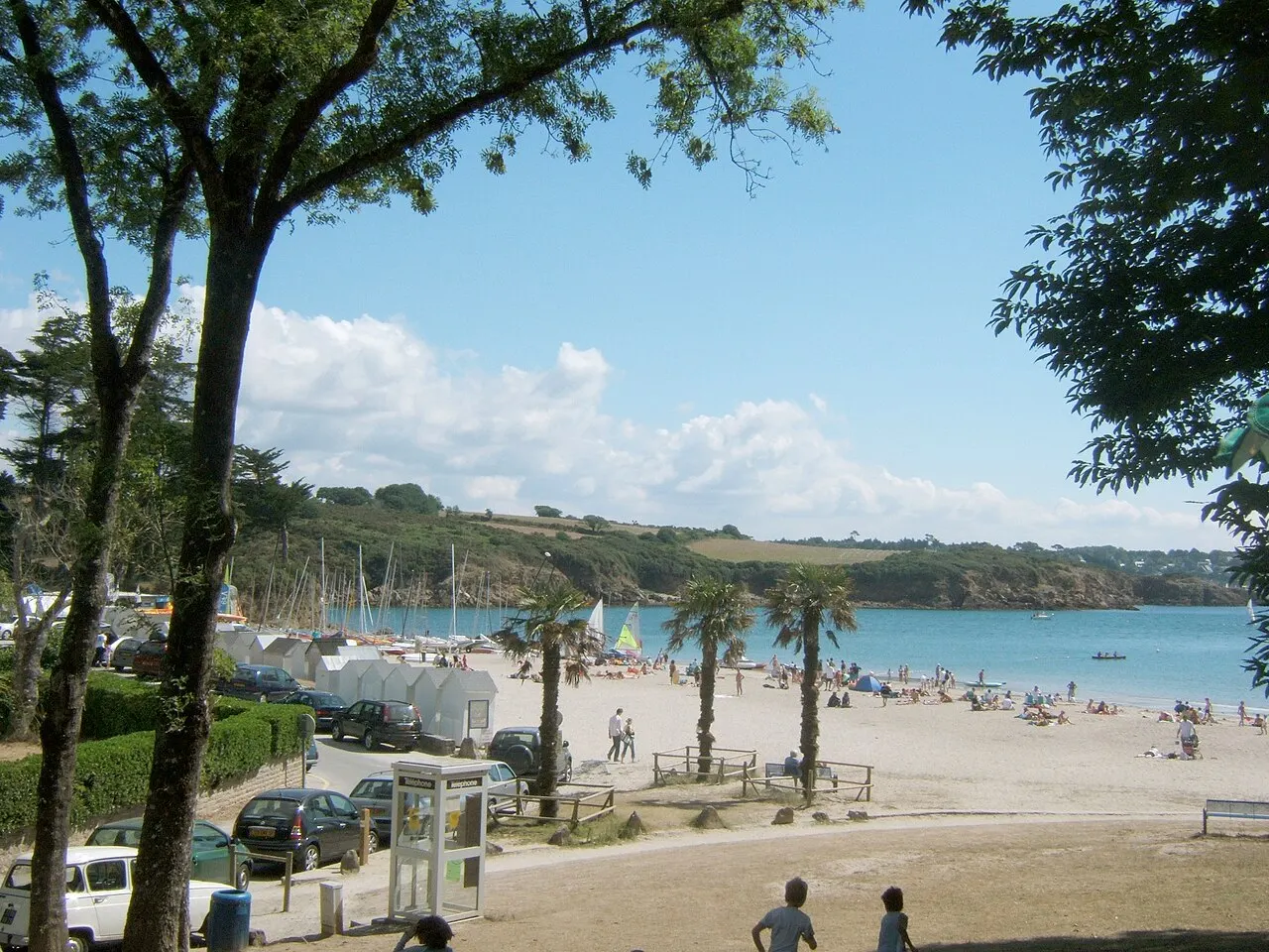 La plage de Port-Manech à Lann-Benaven, à l'ouest de l'embouchure de l'Aven dans le Finistère Sud.