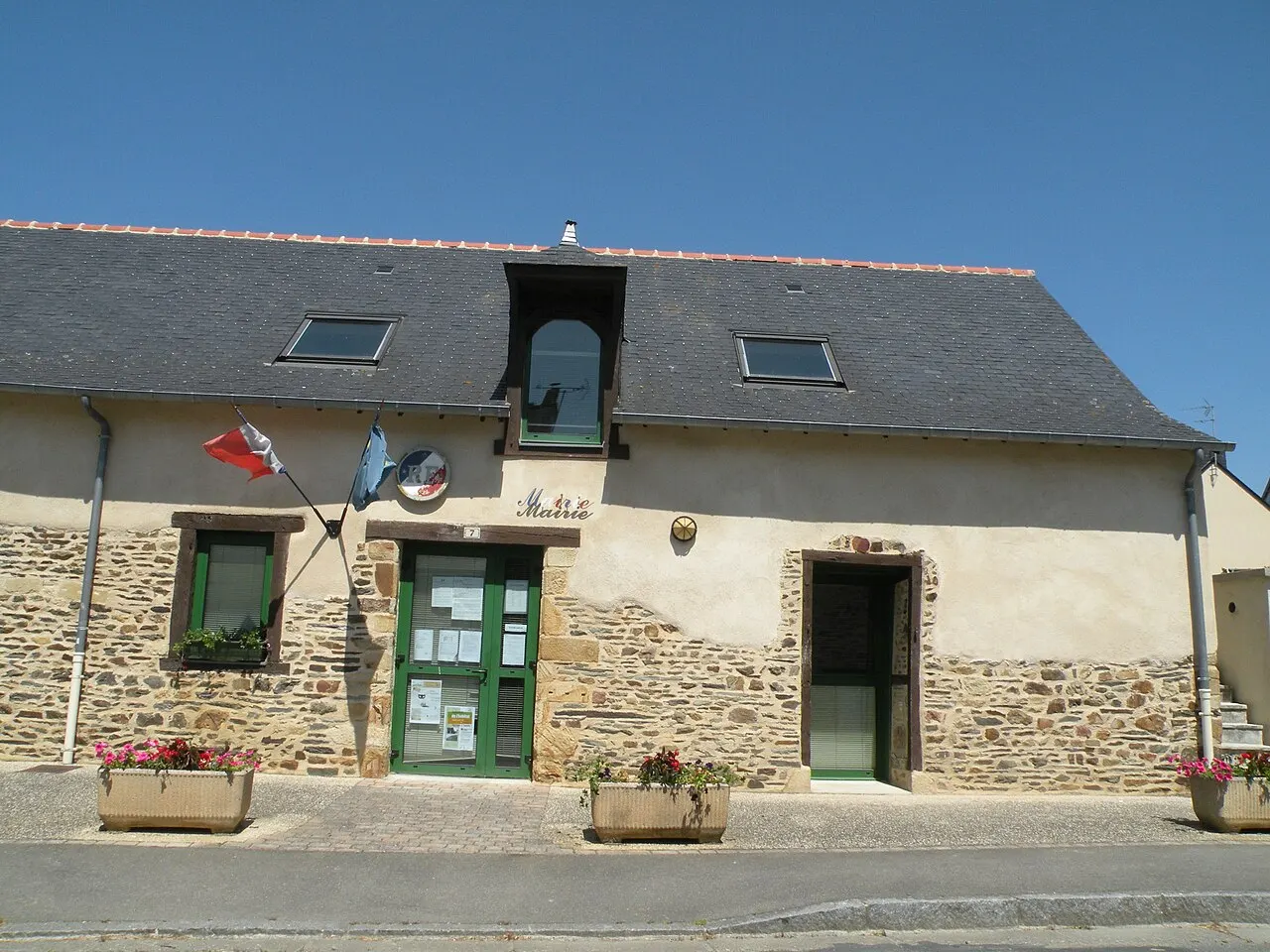 Mairie d’Ossé (Ille-et-Vilaine).