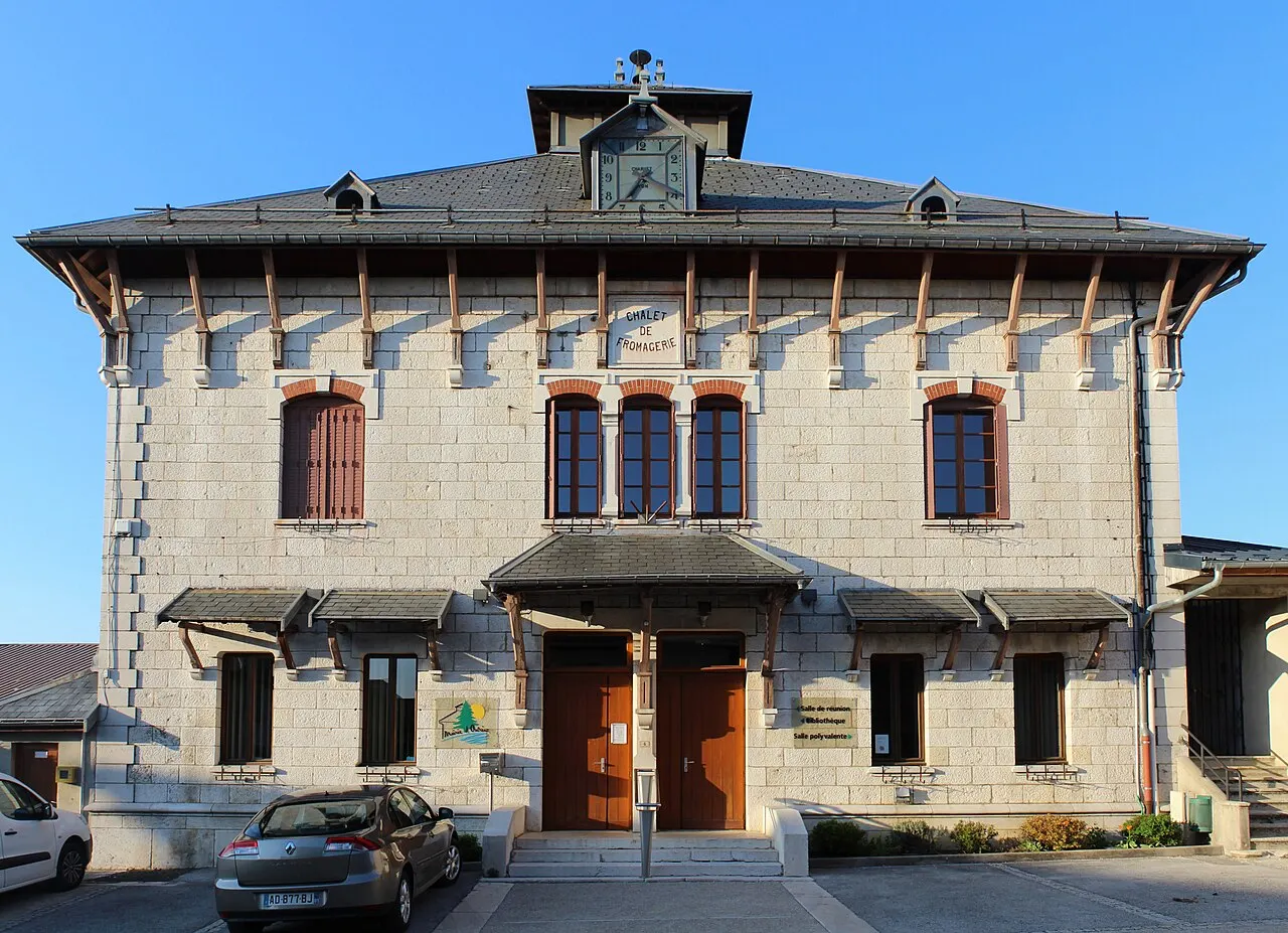 Mairie d'Outriaz.
