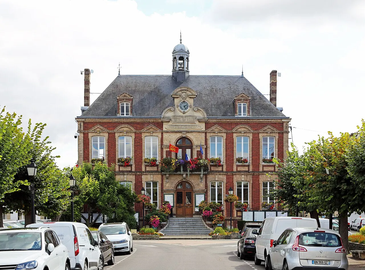 Pacy-sur-Eure (département de l'Eure, France) : l'hôtel de ville (mairie)