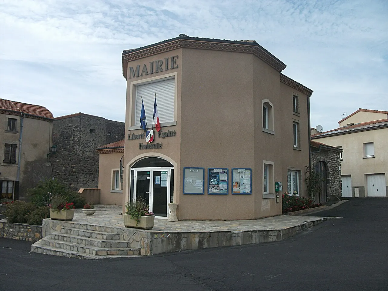 Mairie de Pardines, Puy-de-Dôme, Auvergne-Rhône-Alpes, France. [18960]