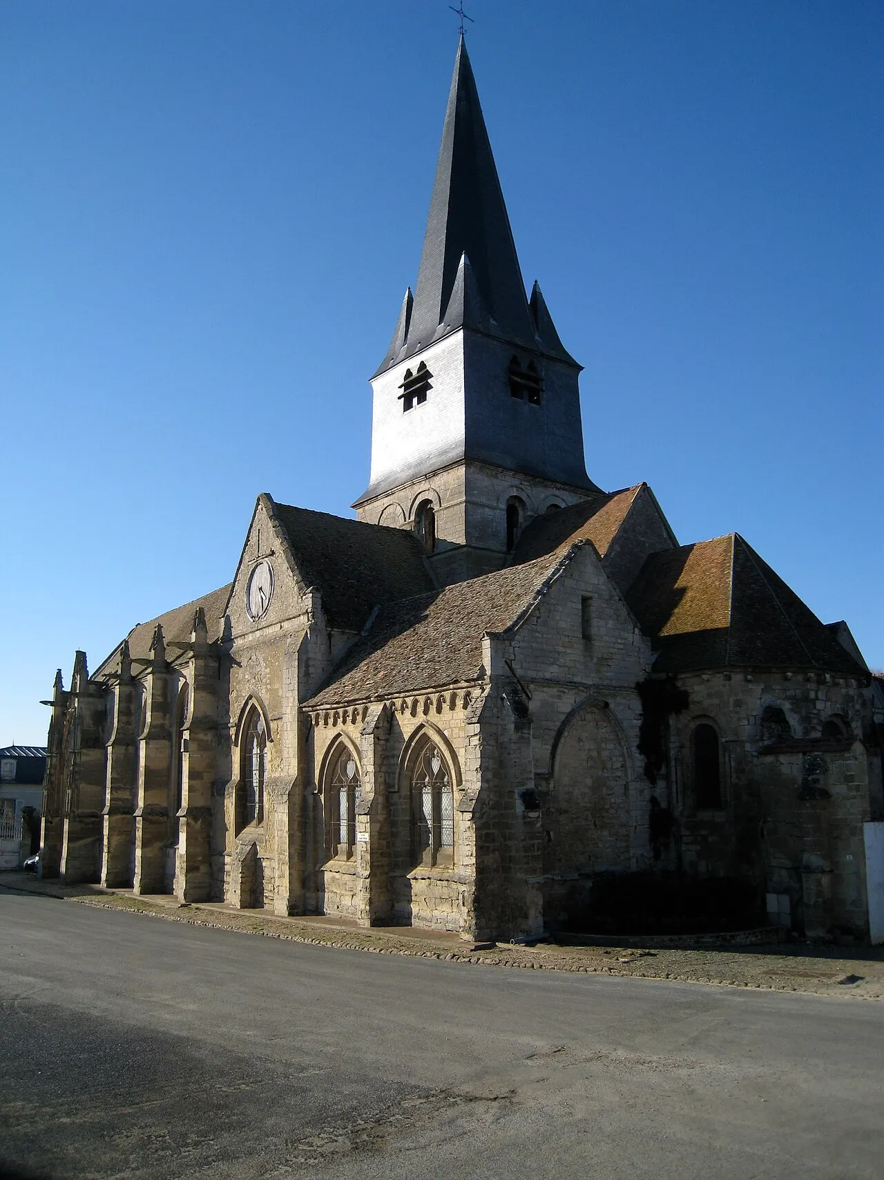 Église de Parnes, Oise, France