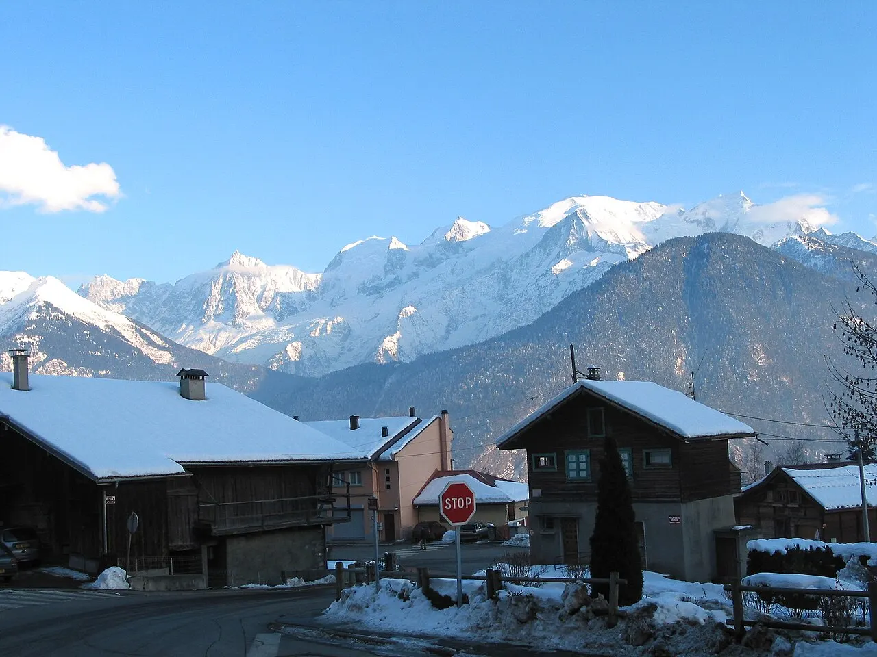 Passy (Haute Savoie) (France), le Mont Blanc vu depuis le village.