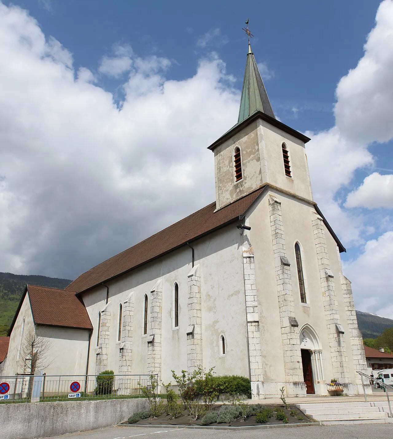 Église Saint-Antoine de Péron.