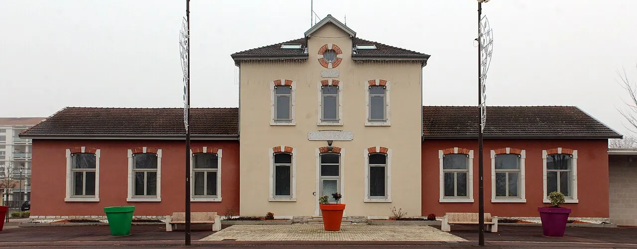 Mairie de Péronnas.