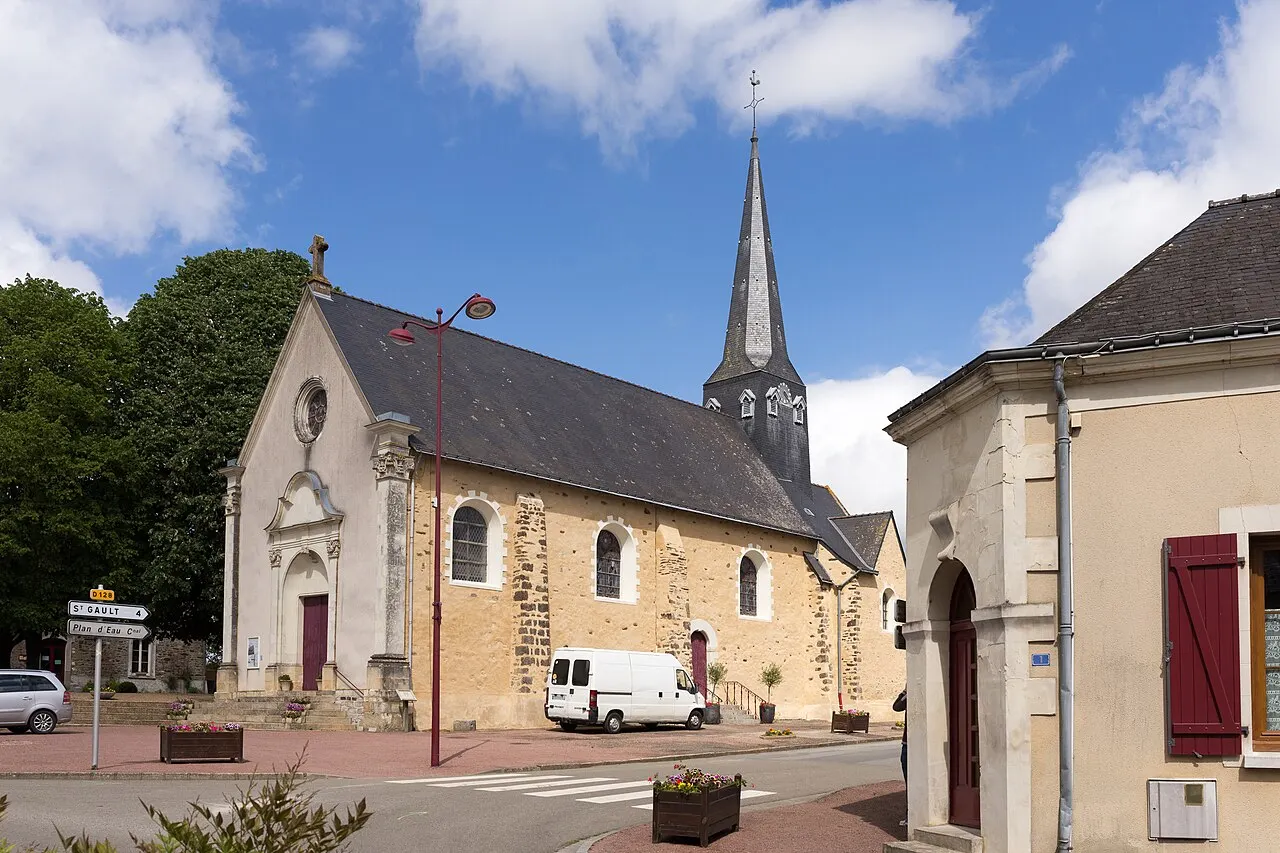 Église Saint-Jean-Baptiste de Peuton.